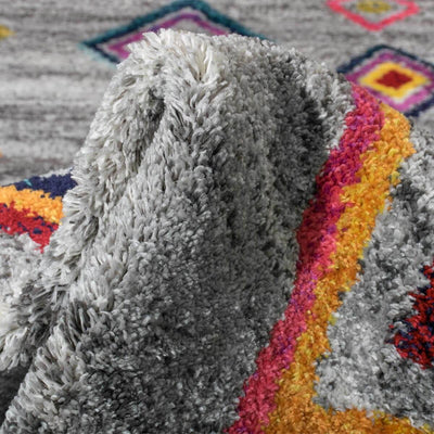 שטיח מיקונוס 03 אפור עם פרנזים | השטיח האדום