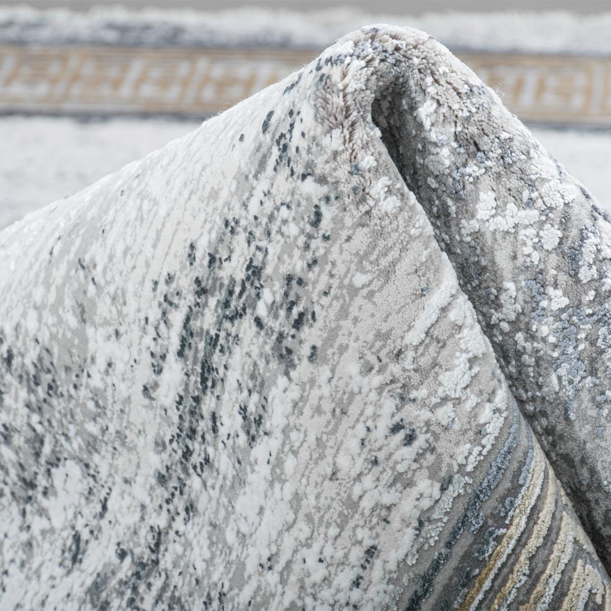 שטיח ג'איפור 21 אפור/בז' עם פרנזים | השטיח האדום
