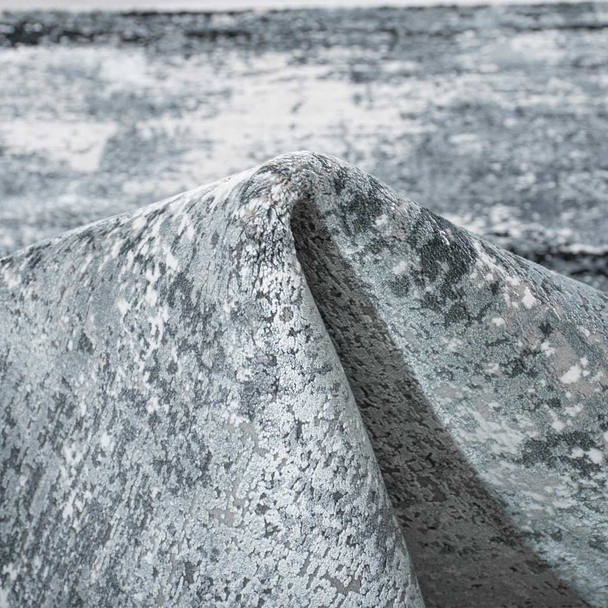 שטיח ג'איפור 14 שחור/אפור עגול עם פרנזים | השטיח האדום