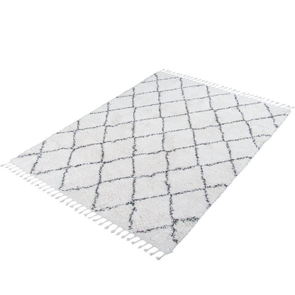 שטיח קזבלנקה 03 לבן/שחור עם פרנזים | השטיח האדום