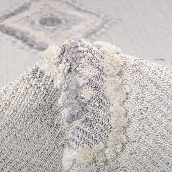 שטיח אטלס 13 אפור/קרם עם פרנזים ATLAS - hover
