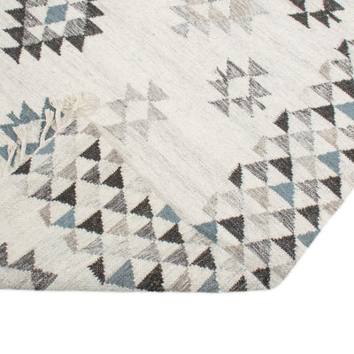 שטיח קילים סקנדינבי 09 אפור/כחול עם פרנזים | השטיח האדום