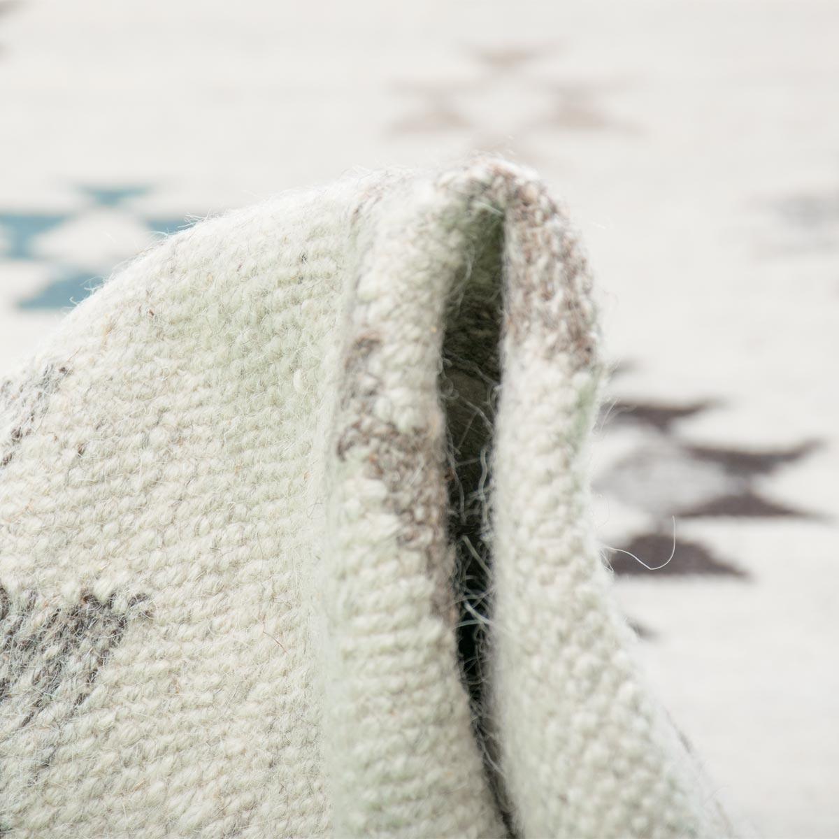 שטיח קילים סקנדינבי 09 אפור/כחול עם פרנזים | השטיח האדום