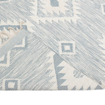 שטיח קילים סקנדינבי 06 תכלת ראנר עם פרנזים | השטיח האדום