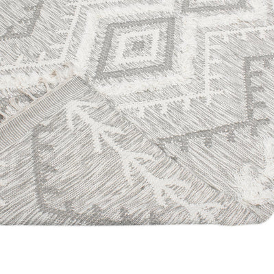 שטיח קילים סקנדינבי 05 אפור בהיר עם פרנזים | השטיח האדום