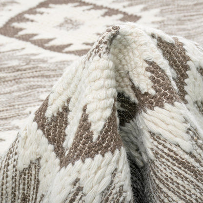 שטיח קילים סקנדינבי 06 חום עם פרנזים | השטיח האדום