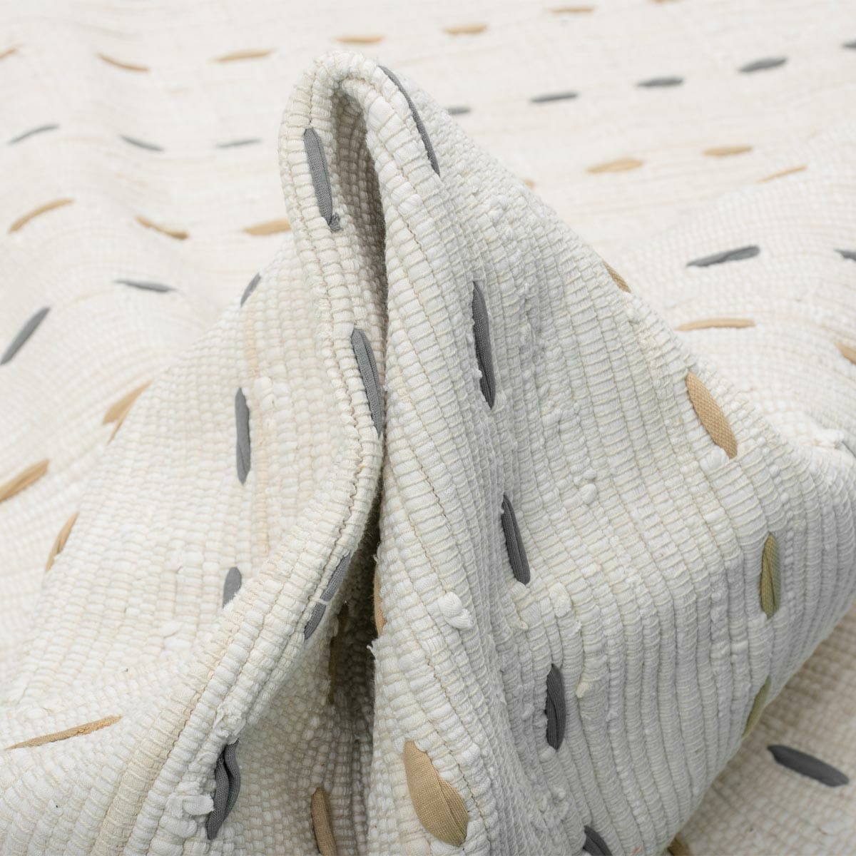 שטיח קילים נורדי 01 צבעוני עם פרנזים | השטיח האדום