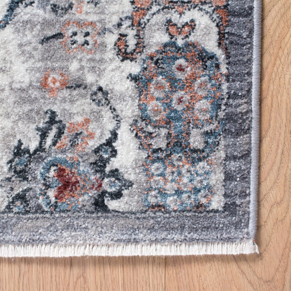 שטיח איסטנבול 11 צבעוני עם פרנזים | השטיח האדום