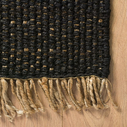 שטיח תמר אריגה גסה 06 שחור/בז' עם פרנזים | השטיח האדום