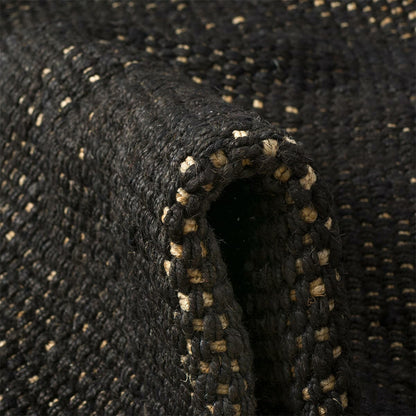 שטיח תמר אריגה גסה 06 שחור/בז' עם פרנזים | השטיח האדום