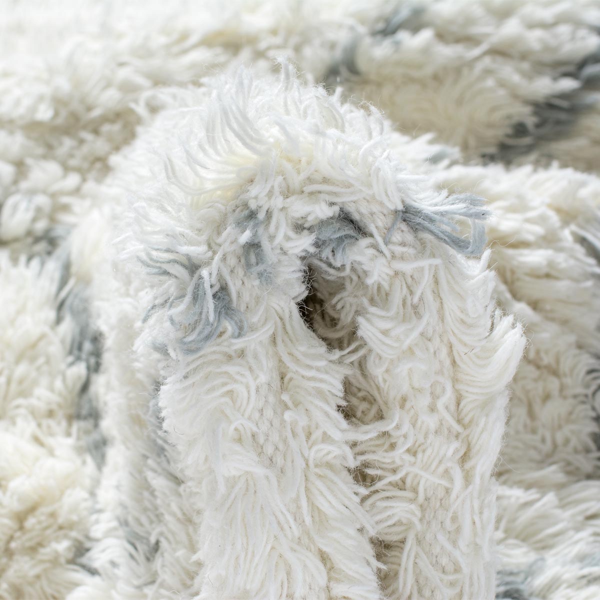 שטיח קילים סקנדינבי 25 כחול/לבן עם פרנזים | השטיח האדום