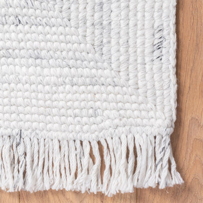 שטיח גרינלנד 09 לבן עם פרנזים | השטיח האדום