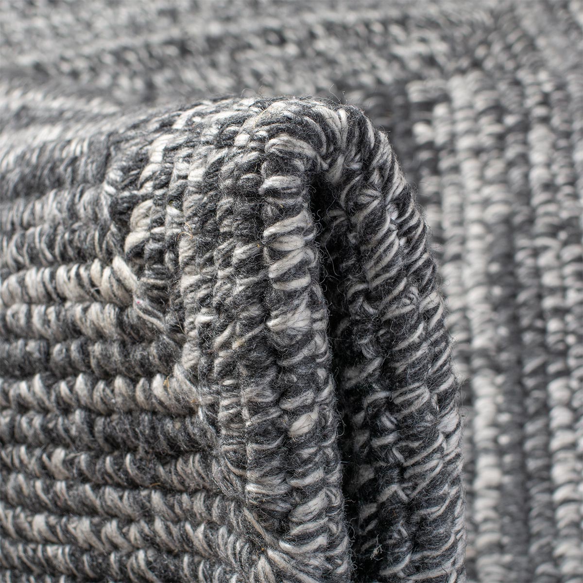 שטיחי חוץ גרינלנד 09 אפור כהה/אפור בהיר עם פרנזים | השטיח האדום