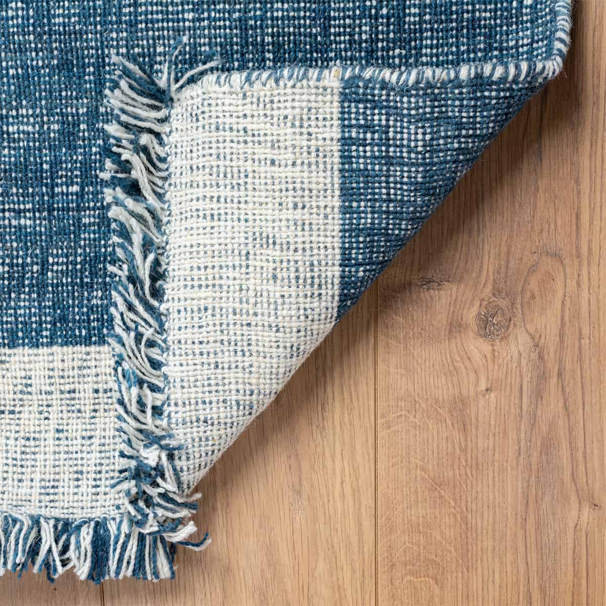 שטיח יעל 06 כחול עם פרנזים | השטיח האדום