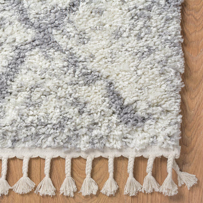שטיח קזבלנקה 06 לבן/אפור עם פרנזים | השטיח האדום