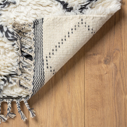 שטיח ברבר מרוקאי 02 לבן/שחור עם פרנזים | השטיח האדום