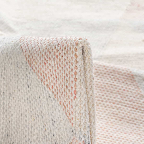 שטיח קילים סקנדינבי 27 קרם/ורוד/אפור עם פרנזים KILIM - hover