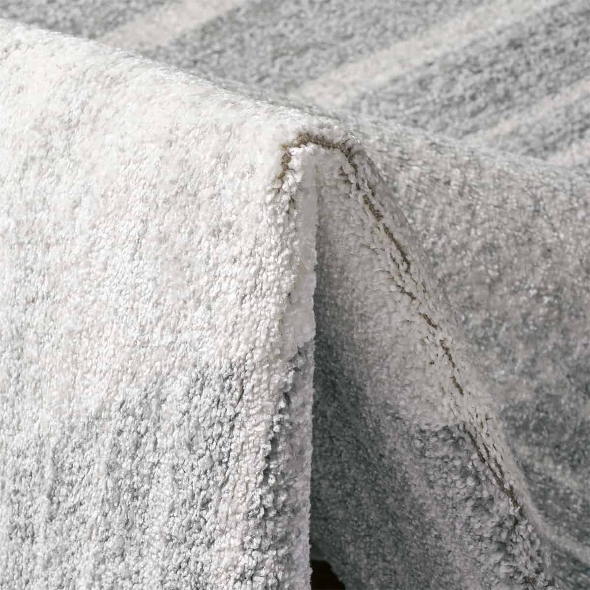 שטיח סלוניקי 14 אפור עם פרנזים | השטיח האדום