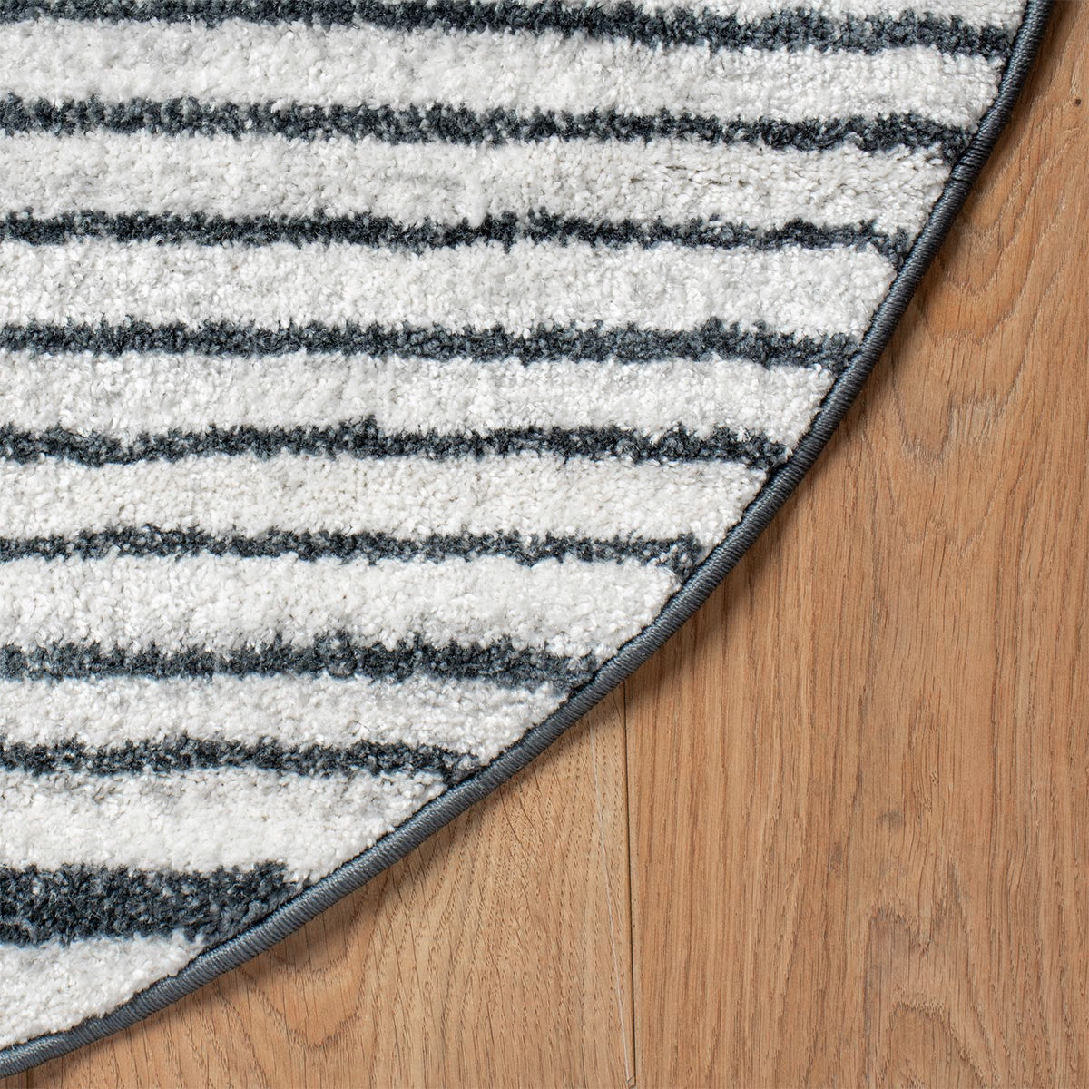 שטיח סלוניקי 14 שחור עגול | השטיח האדום