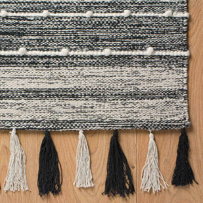 שטיח גפן כותנה 11 שחור/לבן עם פרנזים | השטיח האדום