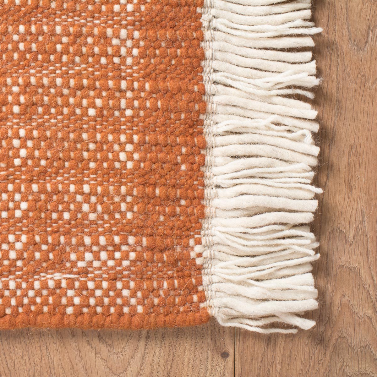 שטיח קילים סקנדינבי 21 כתום/צהוב/לבן עם פרנזים | השטיח האדום