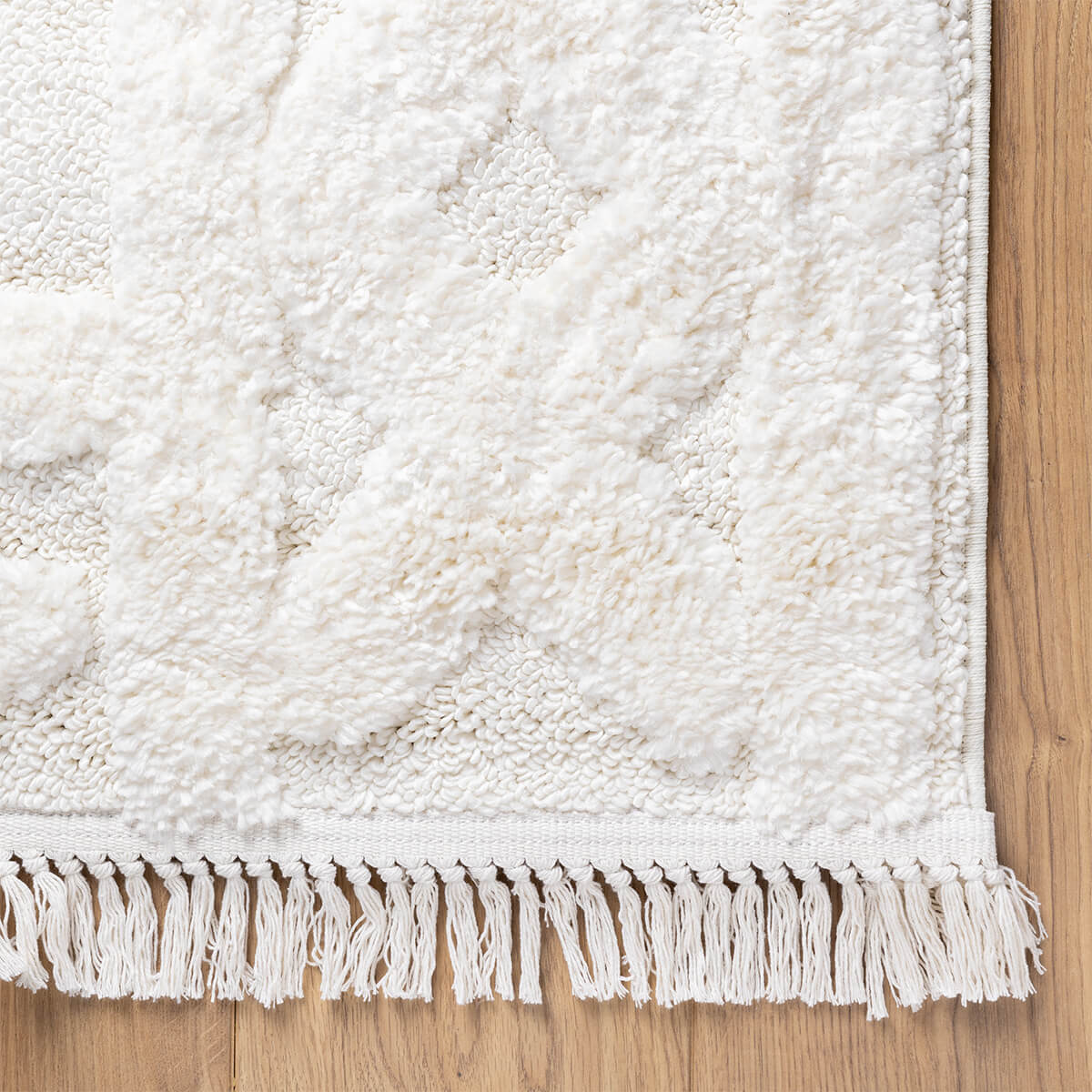 שטיח אטלס 10 קרם עם פרנזים ATLAS