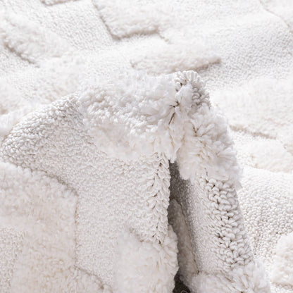 שטיח אטלס 10 קרם עם פרנזים ATLAS