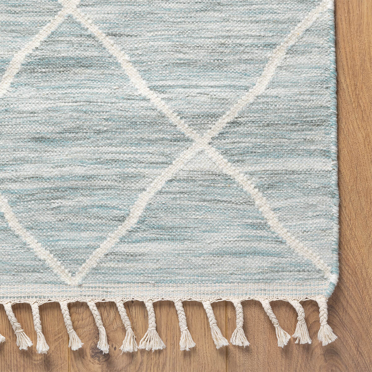 שטיח קילים שוהם 01 תכלת עם פרנזים | השטיח האדום