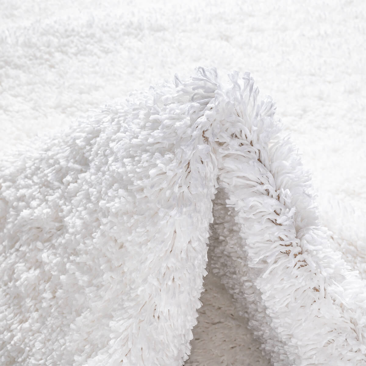 שטיח שאגי קטיפה פארמה 02 לבן | השטיח האדום