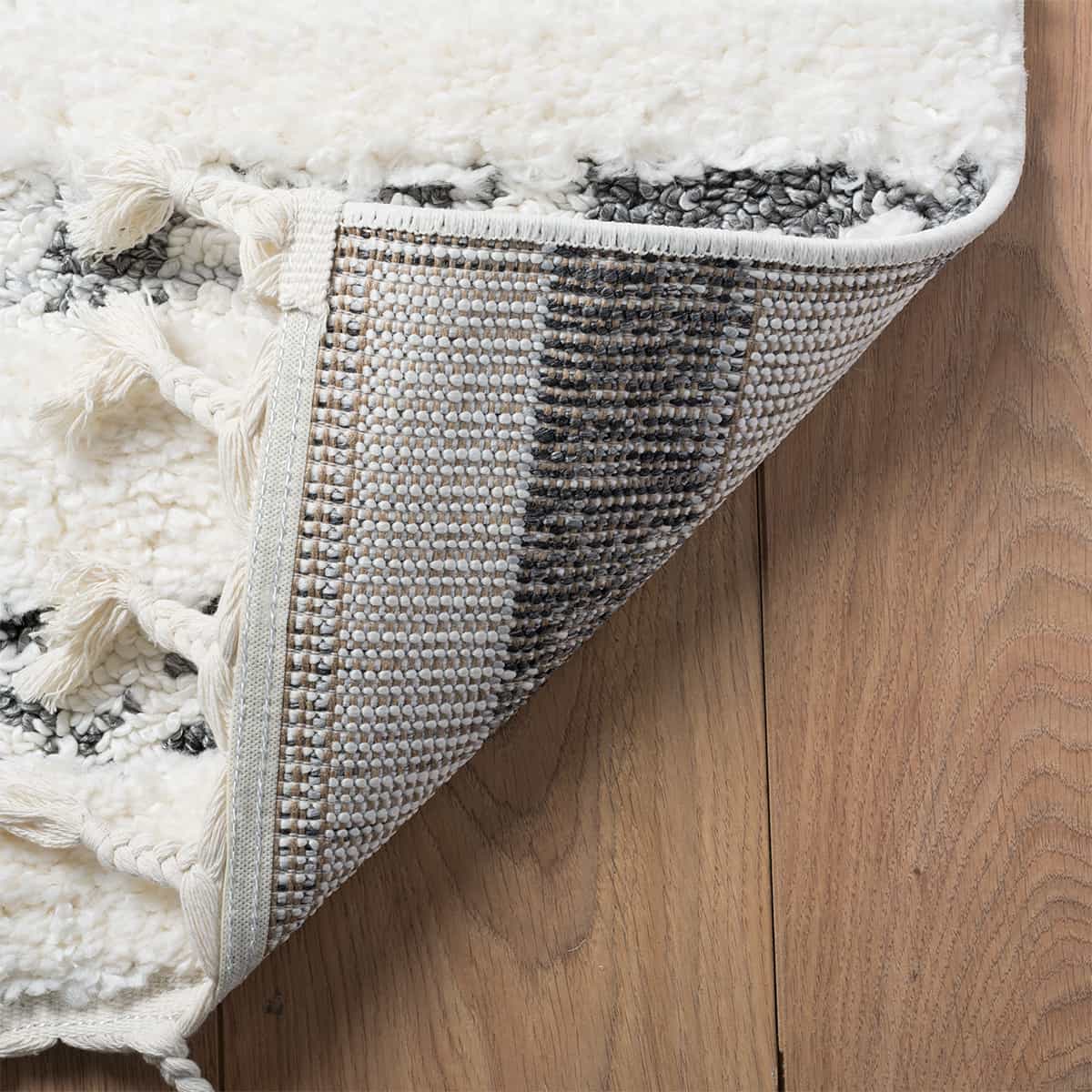 שטיח אטלס 19 קרם/שחור ריבוע עם פרנזים | השטיח האדום