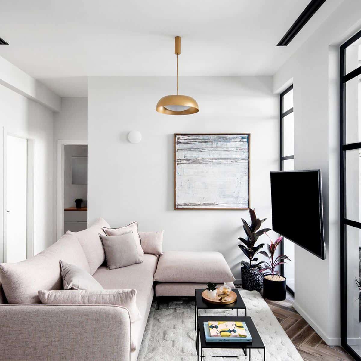 שטיח אטלס 10 קרם עם פרנזים עבים | השטיח האדום | עיצוב: we architects, צילום: איתי בנית