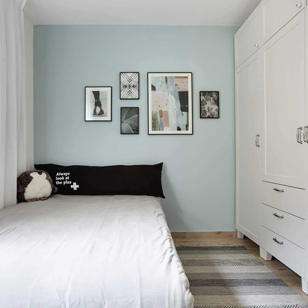 שטיח גפן כותנה 03 אפור עם פרנזים | השטיח האדום | עיצוב: הילה אלטר, צילום: מאור מויאל 