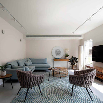 שטיח זארה 01 בז'/תכלת | השטיח האדום | עיצוב: אירה פרדקין, צילום: כפיר זיו 