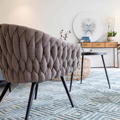 שטיח זארה 01 בז'/תכלת | השטיח האדום | עיצוב: אירה פרדקין, צילום: כפיר זיו 