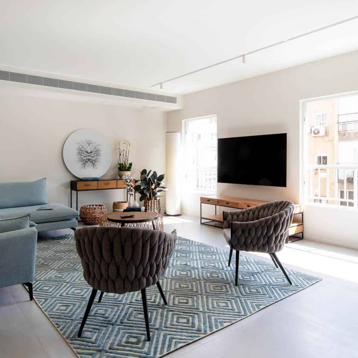 שטיח זארה 01 בז'/תכלת | השטיח האדום | עיצוב: אירה פרדקין, צילום: כפיר זיו 