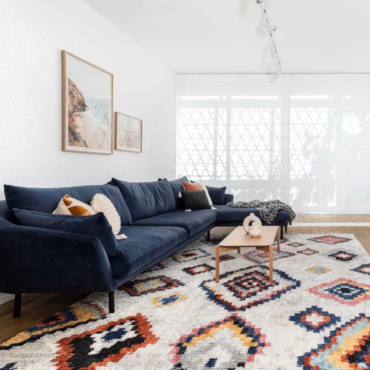 שטיח טנג'יר 03 צבעוני עם פרנזים | השטיח האדום | עיצוב: ברבורית, צילום: אורית ארנון 