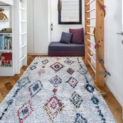 שטיח טנג'יר 06 צבעוני עם פרנזים | השטיח האדום | עיצוב: רוני שני, צילום: אורית ארנון 