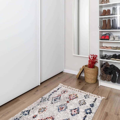 שטיח טנג'יר 06 צבעוני עם פרנזים | השטיח האדום | עיצוב: סטודיו פפר, צילום: אורית ארנון 