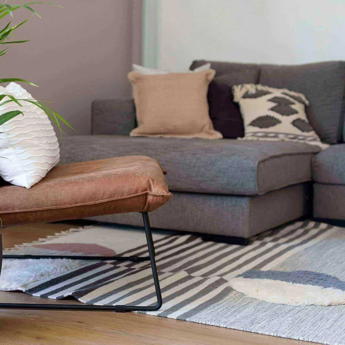 שטיח קילים נורדי 08 צבעוני עם פרנזים | השטיח האדום | עיצוב: הילה סול, צילום: מירב פלברג