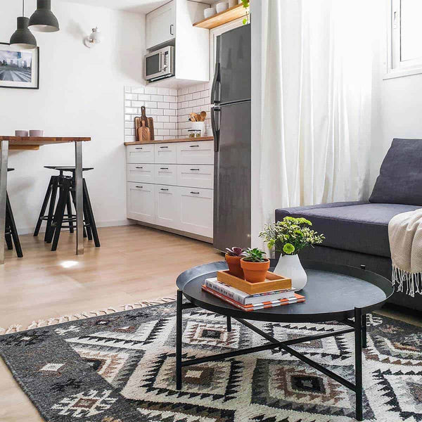 שטיח קילים סקנדינבי 01 אפור עם פרנזים KILIM