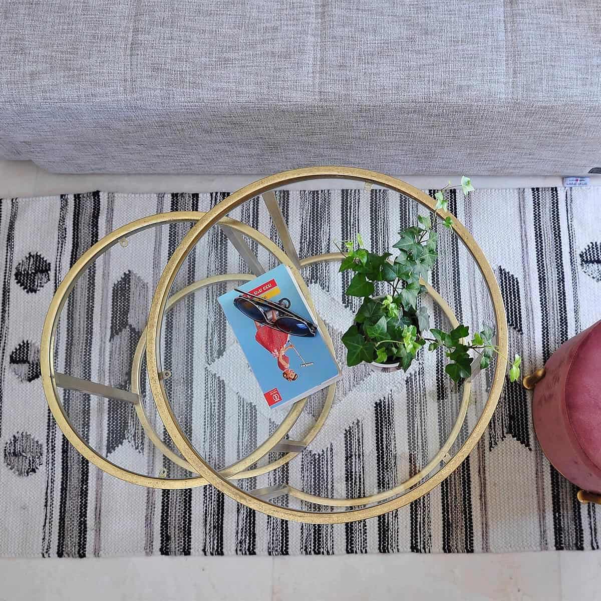 שטיח קילים סקנדינבי 02 ורוד עם פרנזים | השטיח האדום | עיצוב: מעיין פיינשטיין הום סטיילינג, צילום: שירי גרופר 