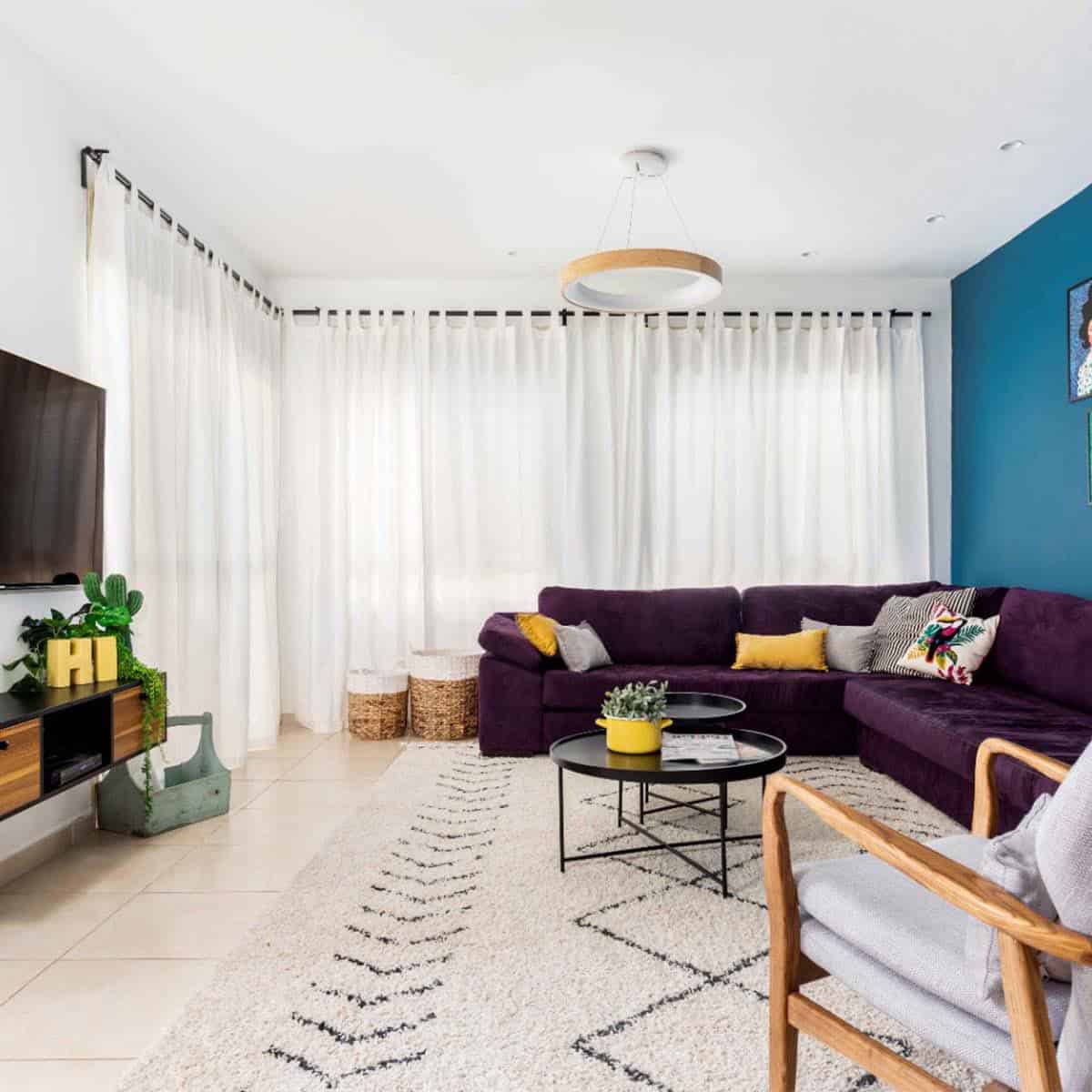 שטיח שאגי מרקש 04 קרם/שחור עם פרנזים | השטיח האדום | עיצוב: אוסי טיילר, צילום: אורית ארנון 