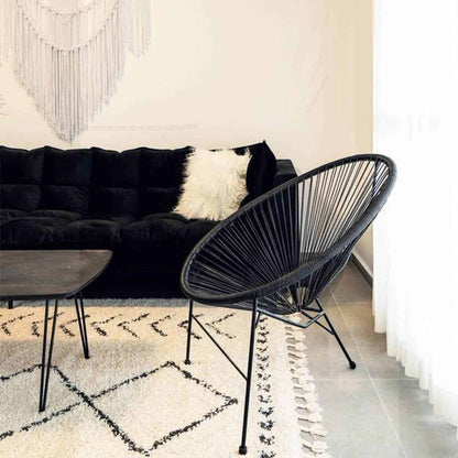 שטיח שאגי מרקש 04 קרם/שחור עם פרנזים | השטיח האדום | עיצוב: חגית אילוז, צילום: גילי פרידמן סטודיו ויזואלית