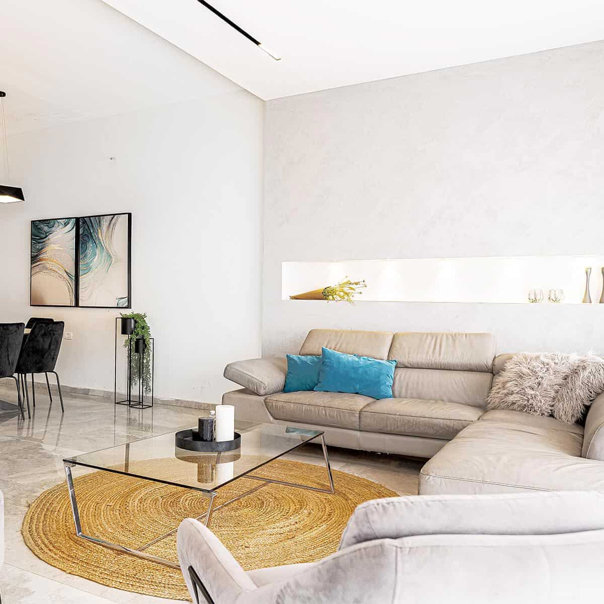 שטיח תמר אריגה שטוחה 01 בז' בהיר עגול | השטיח האדום | עיצוב: חגית אילוז, צילום: גילי פרידמן סטודיו ויזואלית