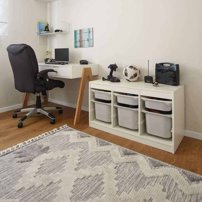 שטיח אטלס 06 אפור/קרם עם פרנזים | השטיח האדום | עיצוב: מירית פיש, צילום: סיון מויאל