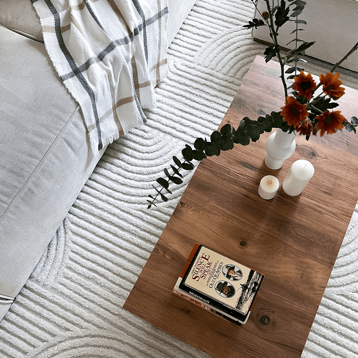 שטיח פירנצה 01 קרם | השטיח האדום | עיצוב: אורה בן זקן