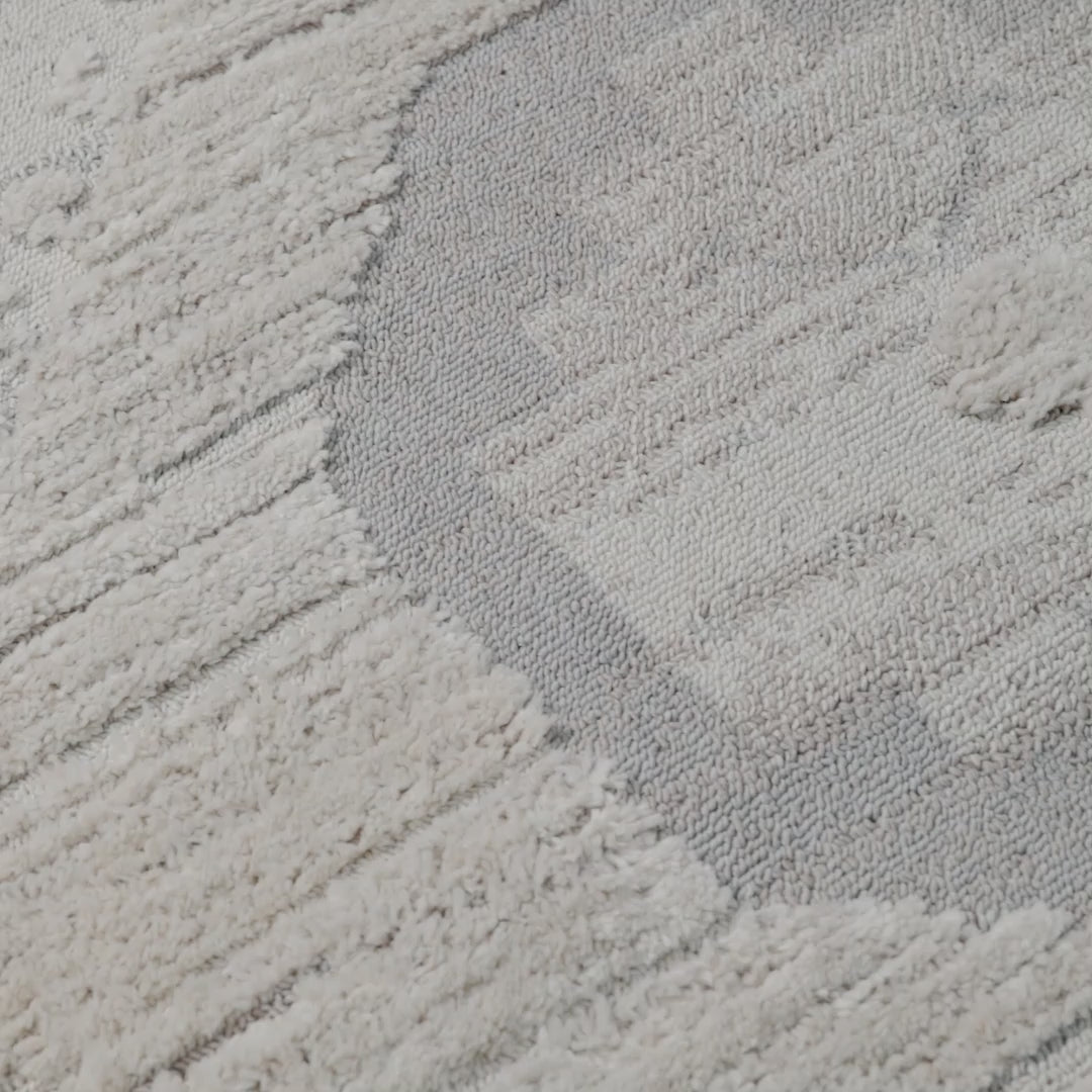 שטיח אטלס 01 אפור/קרם ראנר עם פרנזים | השטיח האדום